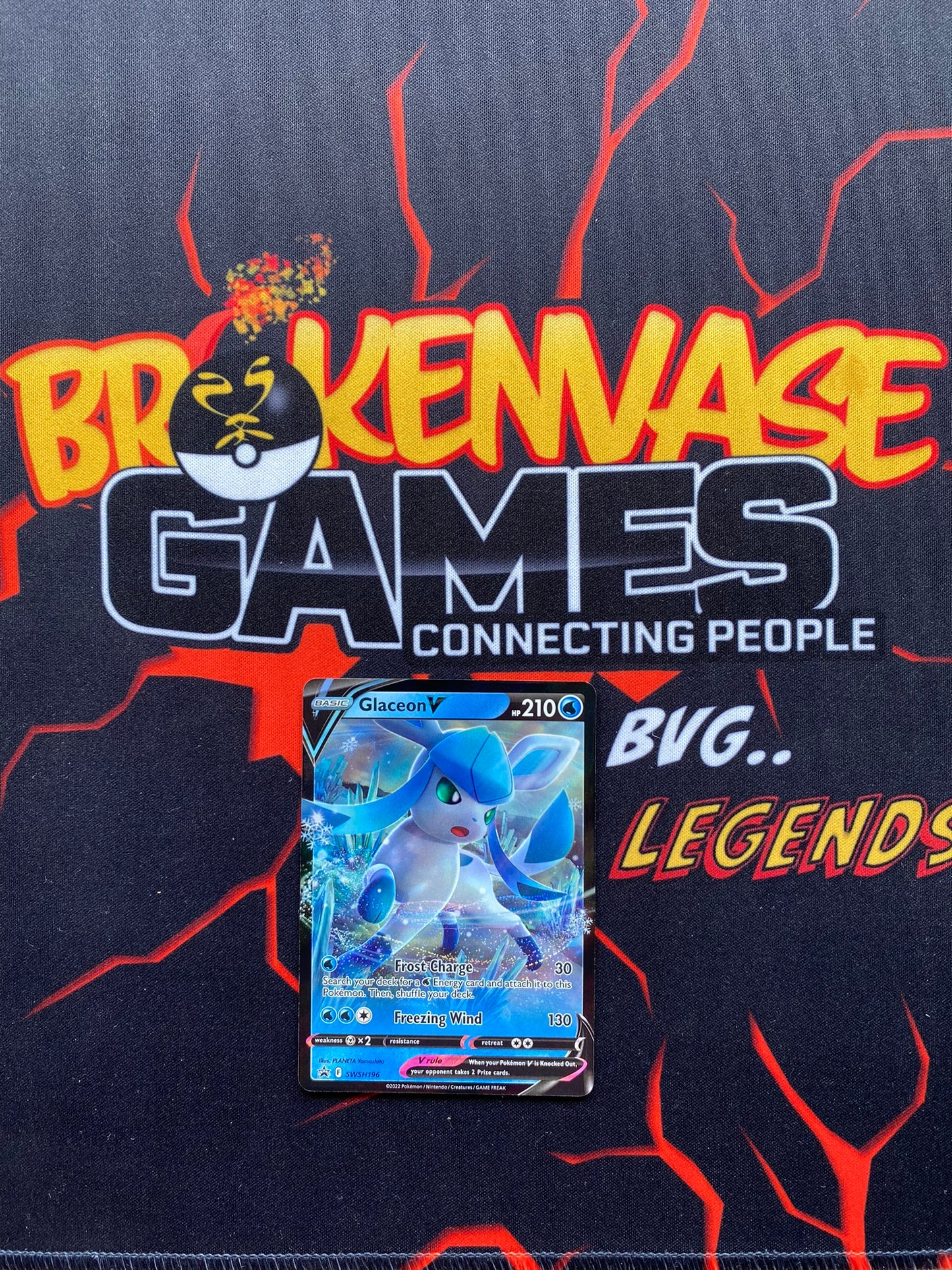 Pokemon Card SWSH Black Star Promos SWSH196 Glaceon V