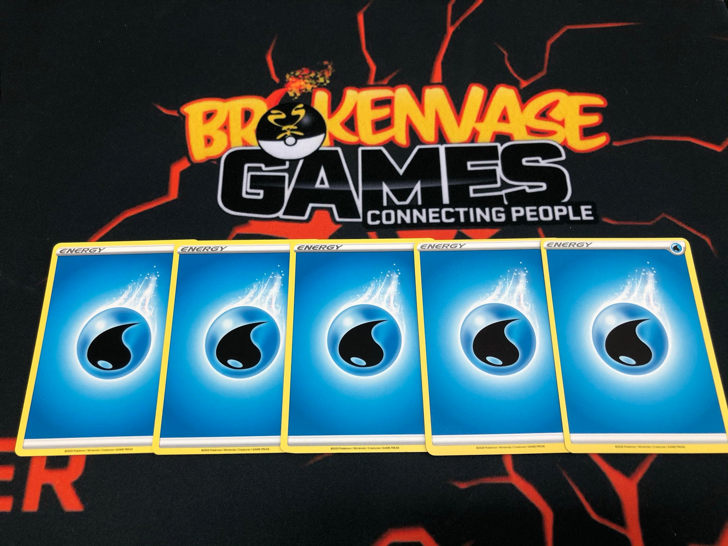 <transcy>5 X Pokemon Sword & Shield Basic Energy - Water Energy</transcy>